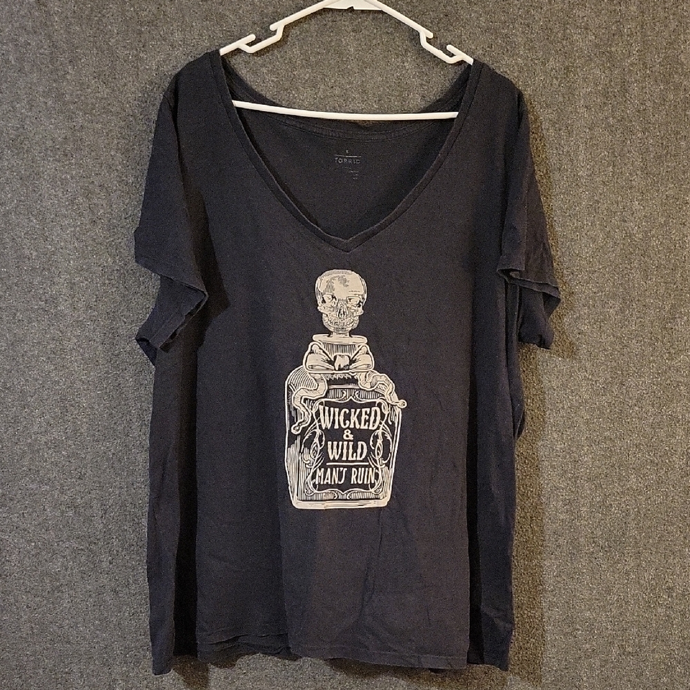 Torrid Black Graphic V Neck Tee with Skull Design